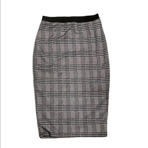 Iris size small black white checker print pencil skirt fitted, good condition